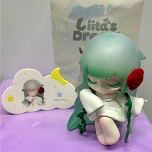 Liita Dreaming Green and White Figurine with Red Rose